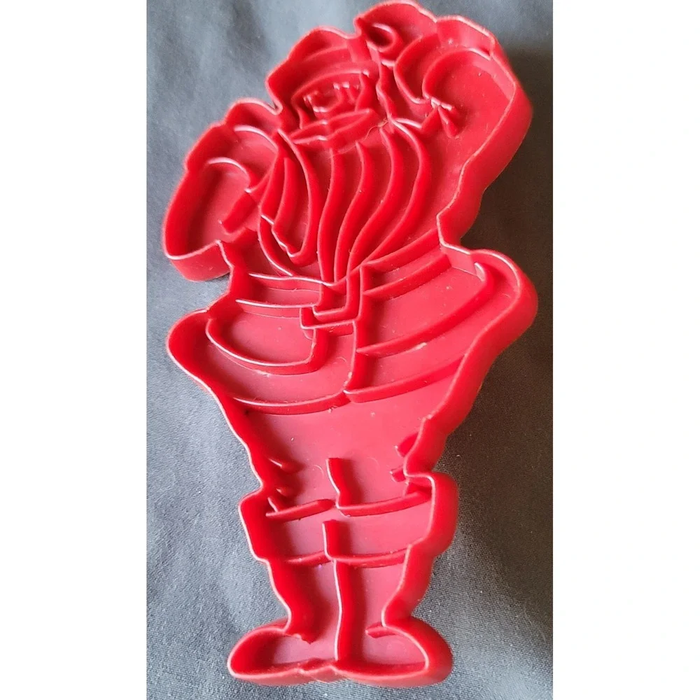 Vintage Tupperware Set of 8 Plastic Cookie Cutters 1970s‎ Assorted Holidays